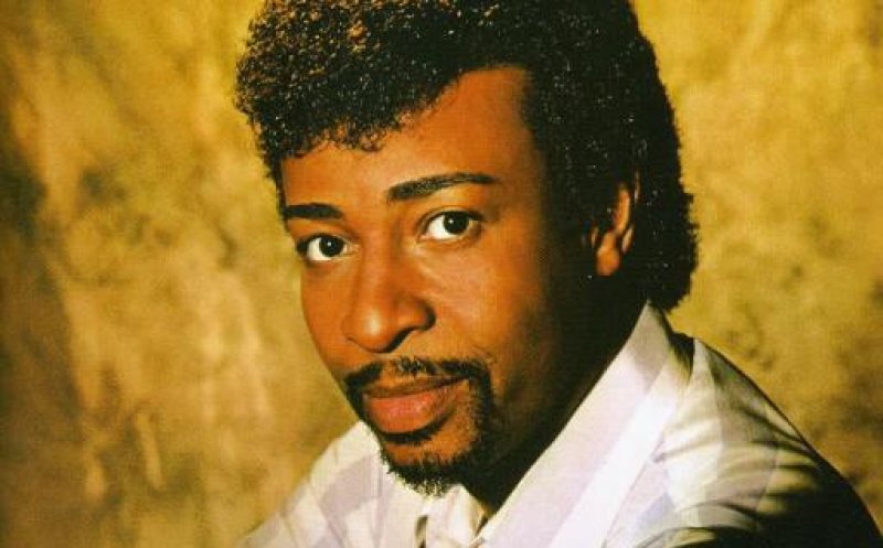 Don't Look Any Further (feat. Siedah Garrett)