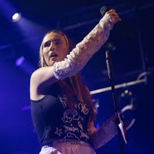 mimi_webb_profil